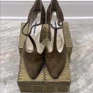 Vanessa Noel suede t strap pumps. Lt brown. Sz 38= US Sz 7.5-8. Dress & casual.